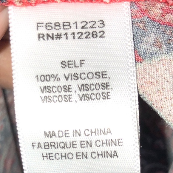 Adelyn Rae Parsley Short Romper Size Small - Picture 3 of 5